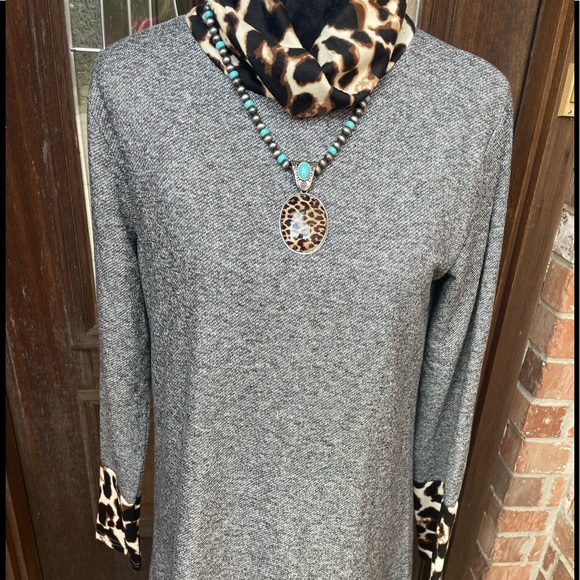 🎀 NEW Leopard Turtleneck Cowl Neck Dress Size Large - Picture 1 of 2